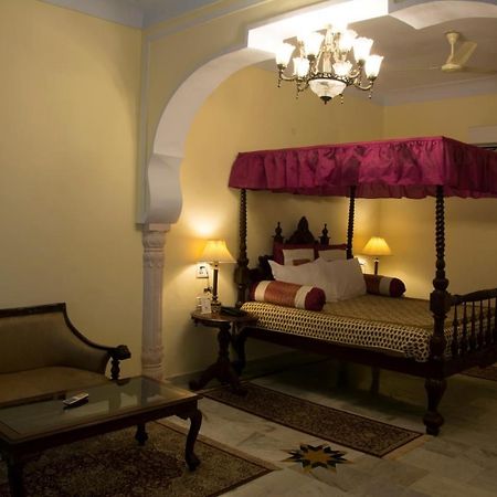 V Resorts Rajmahal Orchha Bagian luar foto
