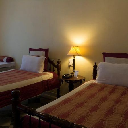 V Resorts Rajmahal Orchha Bagian luar foto