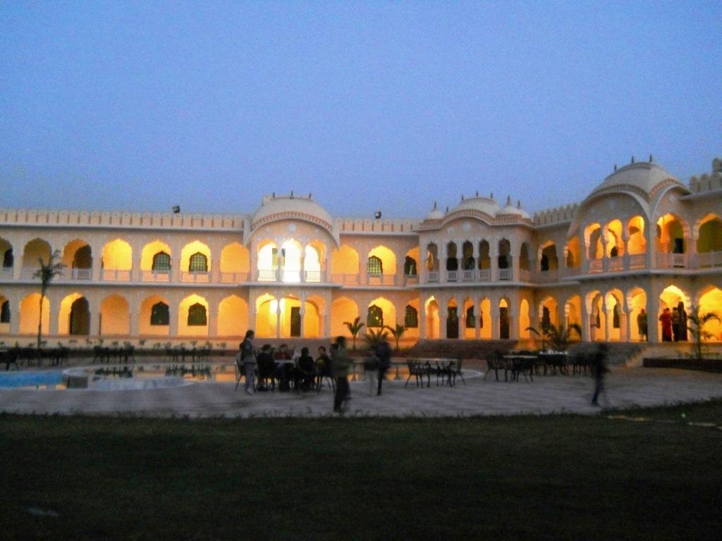 V Resorts Rajmahal Orchha Bagian luar foto