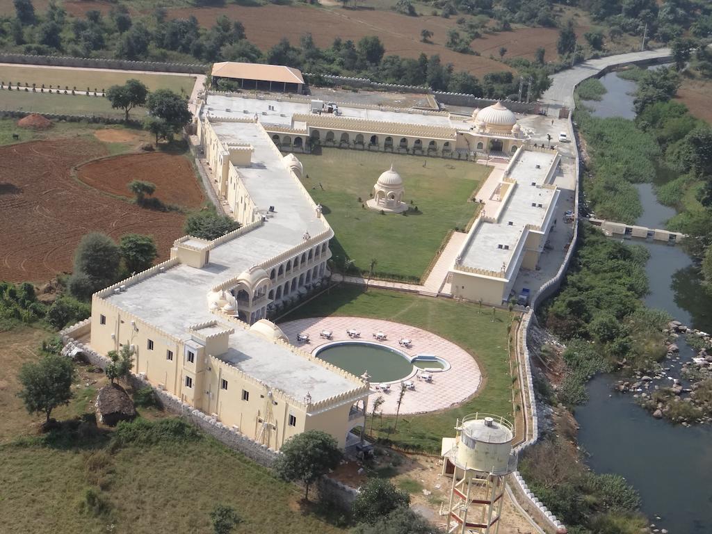 V Resorts Rajmahal Orchha Bagian luar foto
