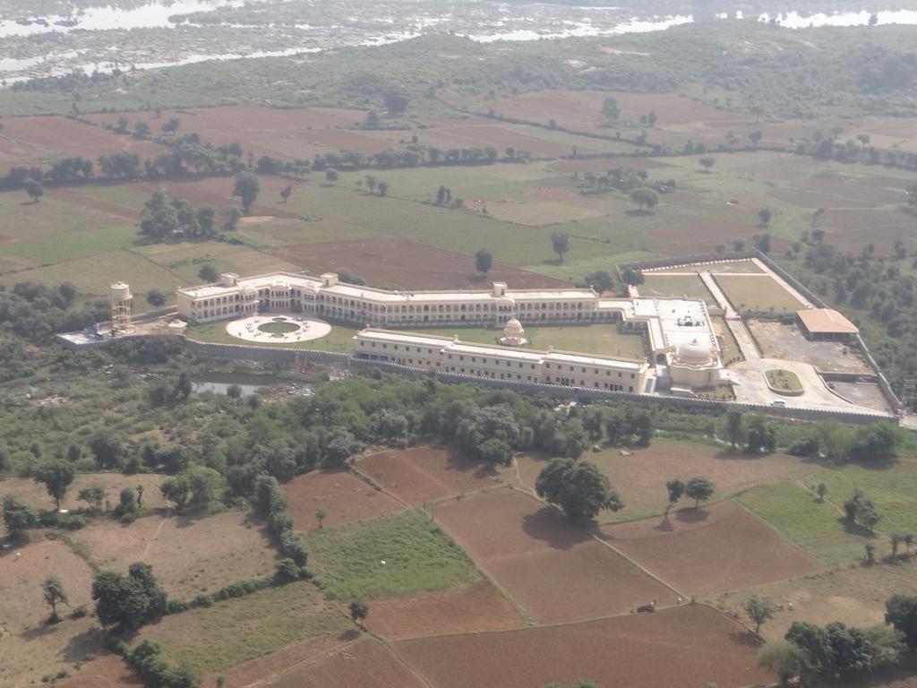 V Resorts Rajmahal Orchha Bagian luar foto