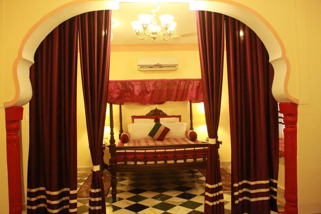 V Resorts Rajmahal Orchha Bagian luar foto