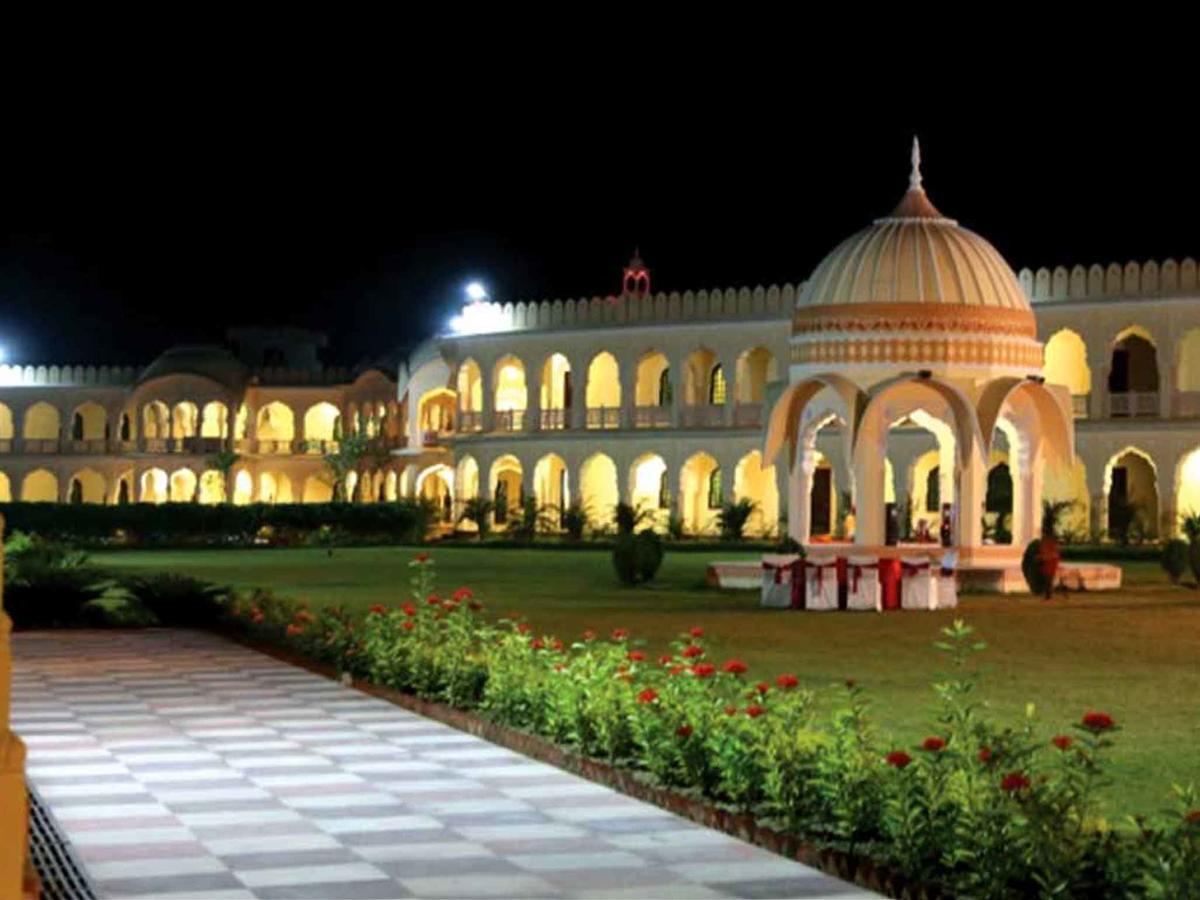 V Resorts Rajmahal Orchha Bagian luar foto