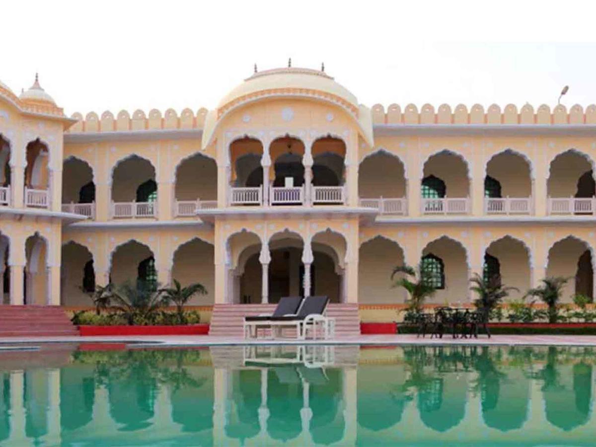 V Resorts Rajmahal Orchha Bagian luar foto