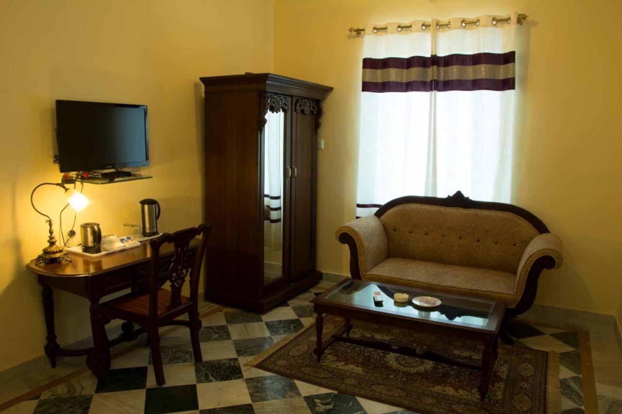 V Resorts Rajmahal Orchha Bagian luar foto
