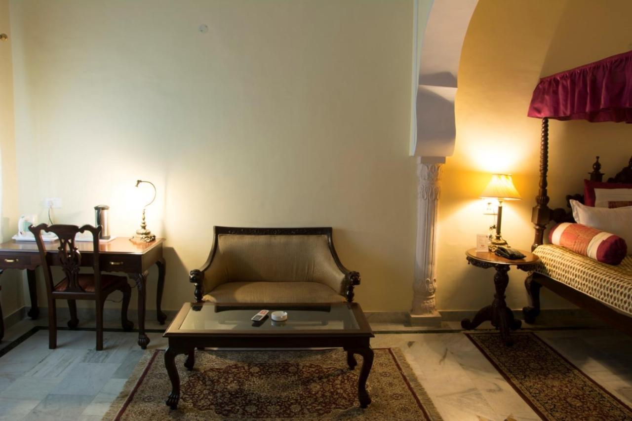 V Resorts Rajmahal Orchha Bagian luar foto