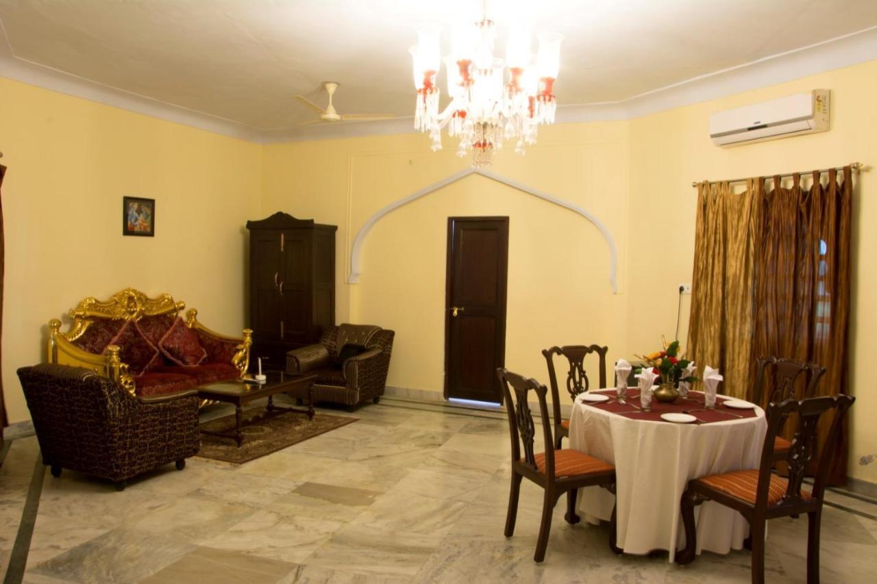 V Resorts Rajmahal Orchha Bagian luar foto