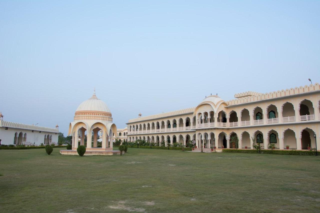 V Resorts Rajmahal Orchha Bagian luar foto
