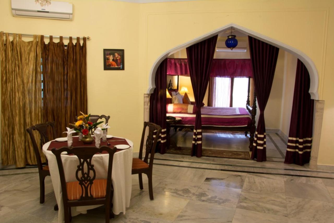 V Resorts Rajmahal Orchha Bagian luar foto