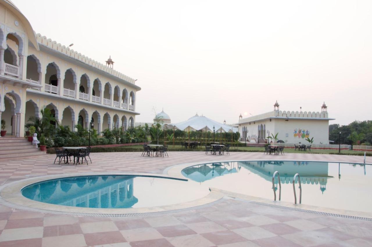 V Resorts Rajmahal Orchha Bagian luar foto