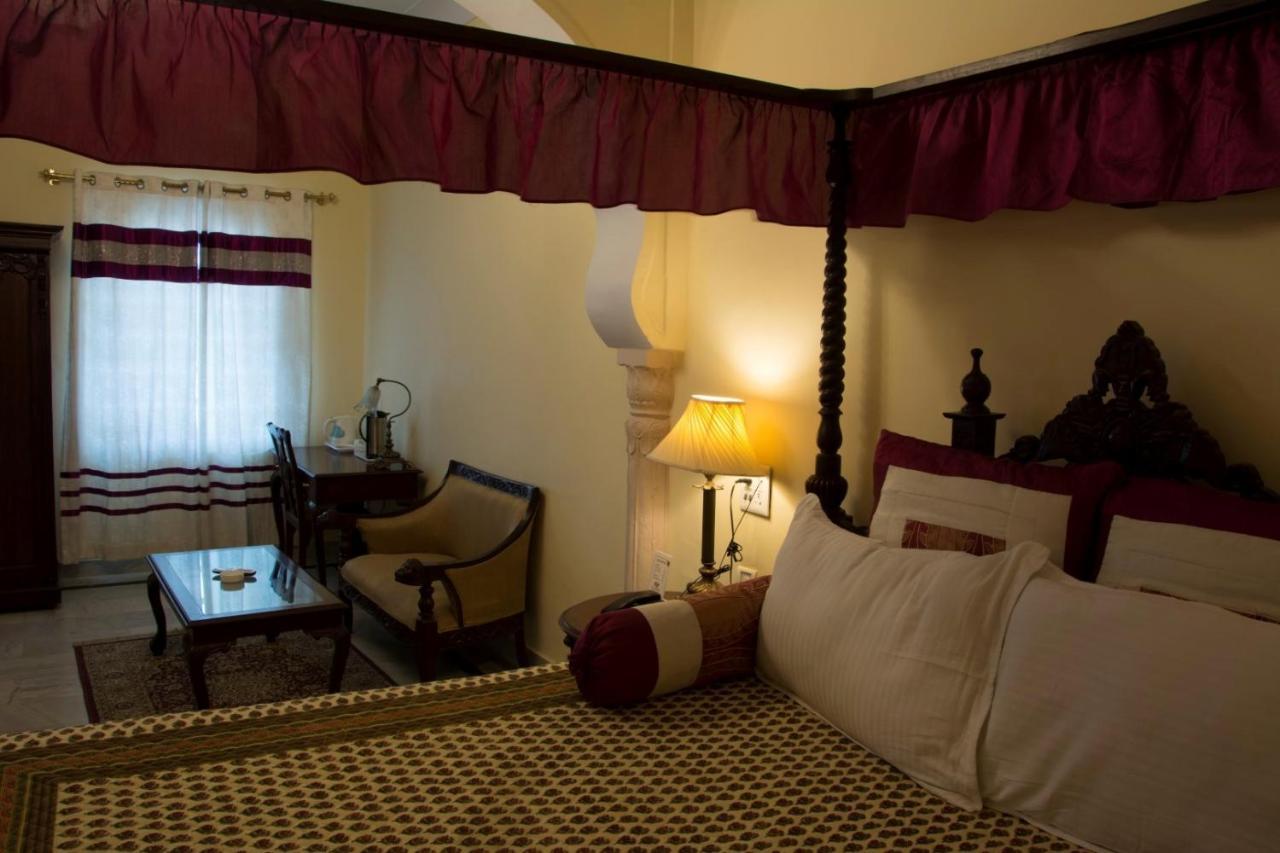 V Resorts Rajmahal Orchha Bagian luar foto