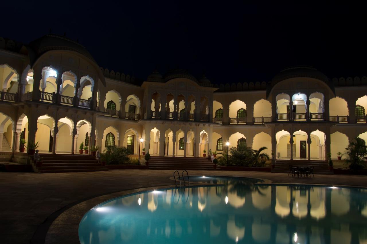 V Resorts Rajmahal Orchha Bagian luar foto