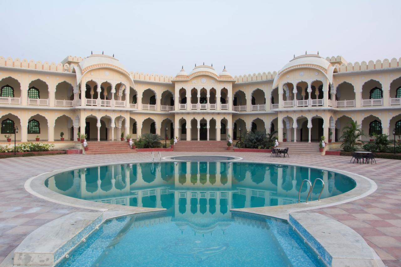 V Resorts Rajmahal Orchha Bagian luar foto