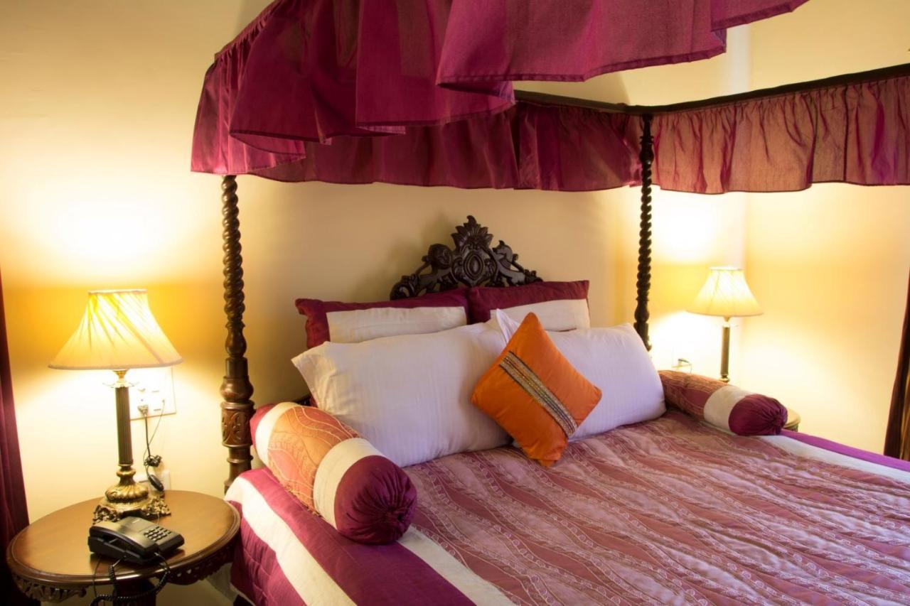V Resorts Rajmahal Orchha Bagian luar foto