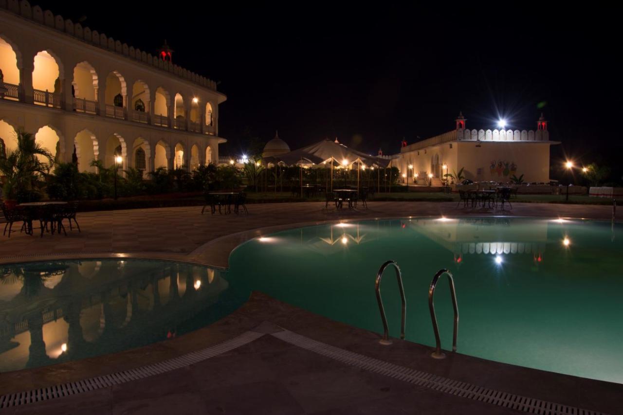 V Resorts Rajmahal Orchha Bagian luar foto