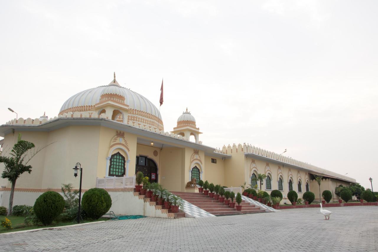 V Resorts Rajmahal Orchha Bagian luar foto